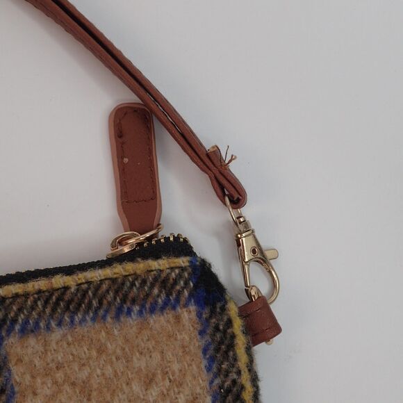 LIB New York Plaid Print Wristlet Small Zip Purse Green Tan Red - Picture 5 of 5